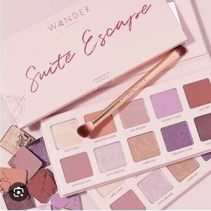 Wander Beauty Suite Escape Eyeshadow Palette